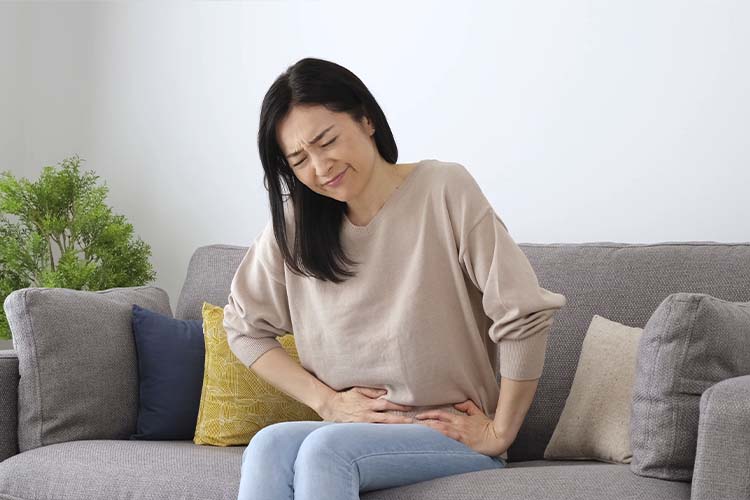 便秘で腹痛が起きるのはなぜ？便秘の原因や解消方法についても解説