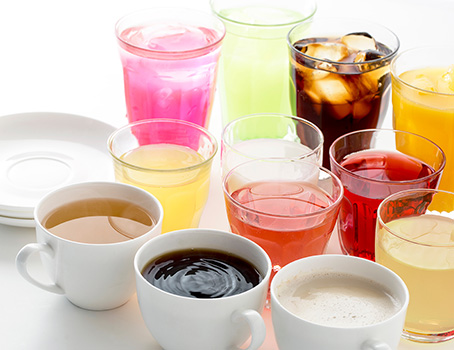 便秘解消におすすめの飲み物は？あわせて取り入れやすい便秘の対処法も紹介